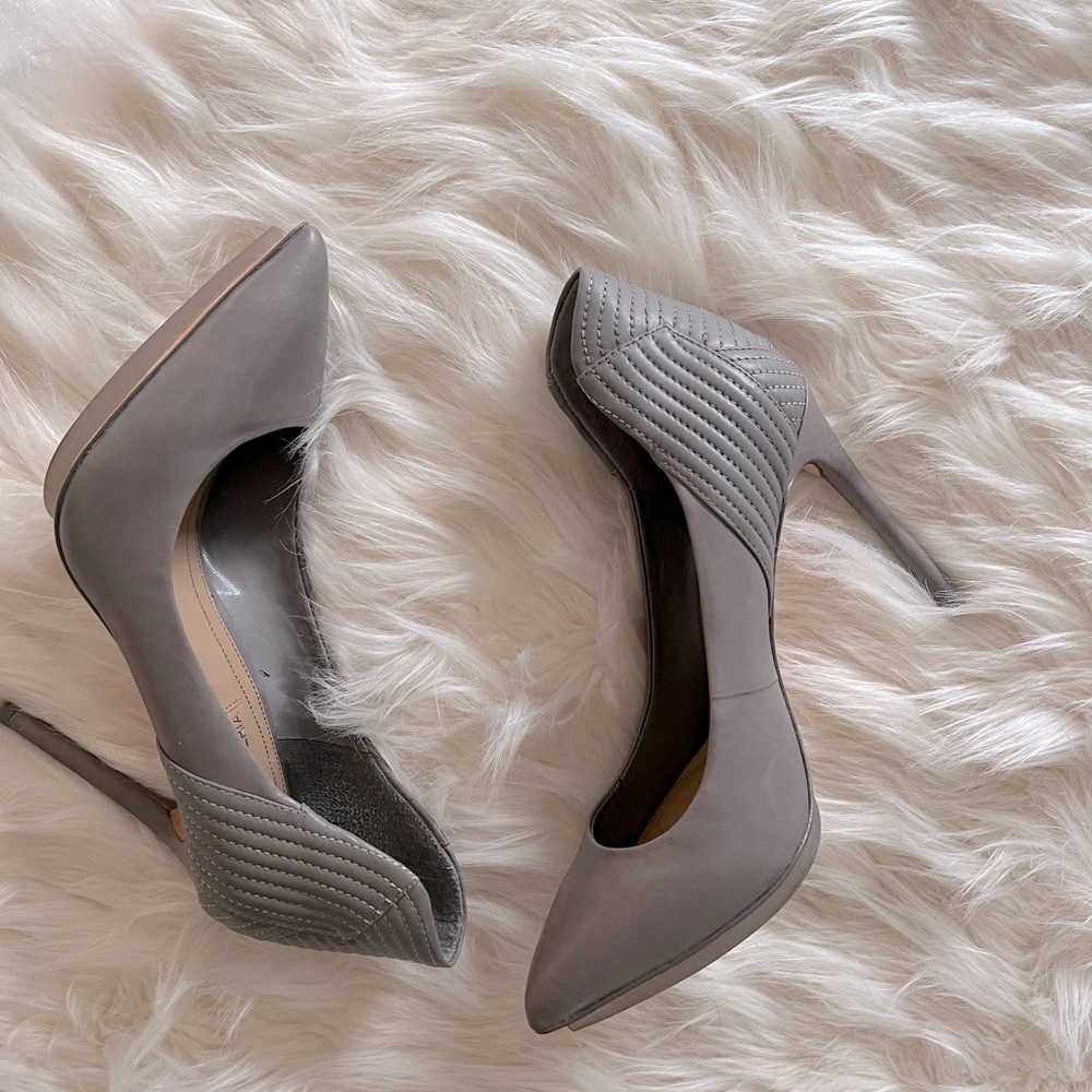 This classic BCBG vintage beauty will turn you into a princess by midnight!
